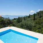 Christina * ניסקי
